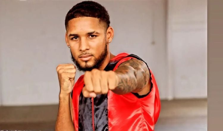 El panameño Ángel Bethancourt, se prepara para su combate contra "Tremendo" Martínez. Foto:@lpbpromotion
