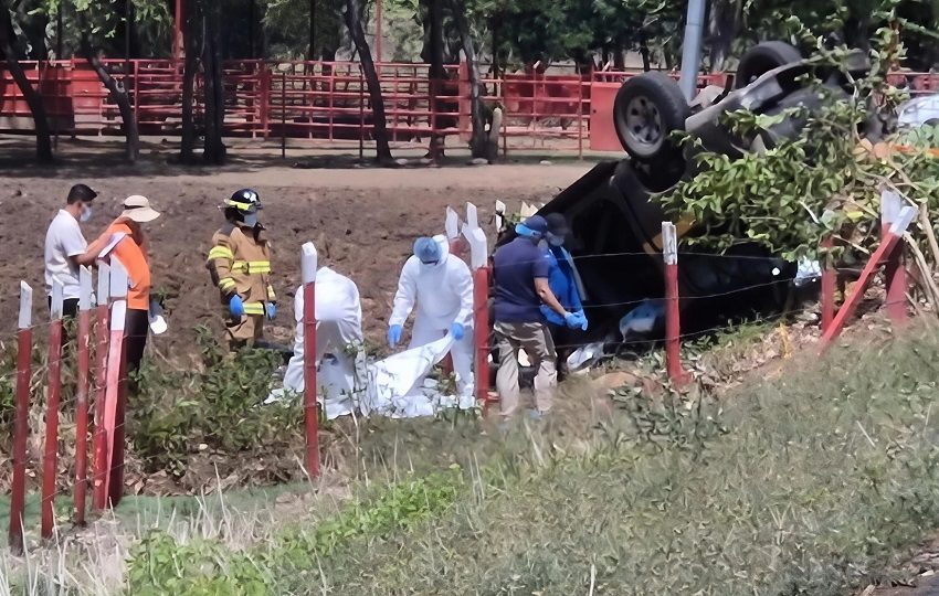 Las víctimas fueron identificadas como César Cortés, de 42 años, y Edis Huertas, de 52 años. Foto: Thays Domínguez