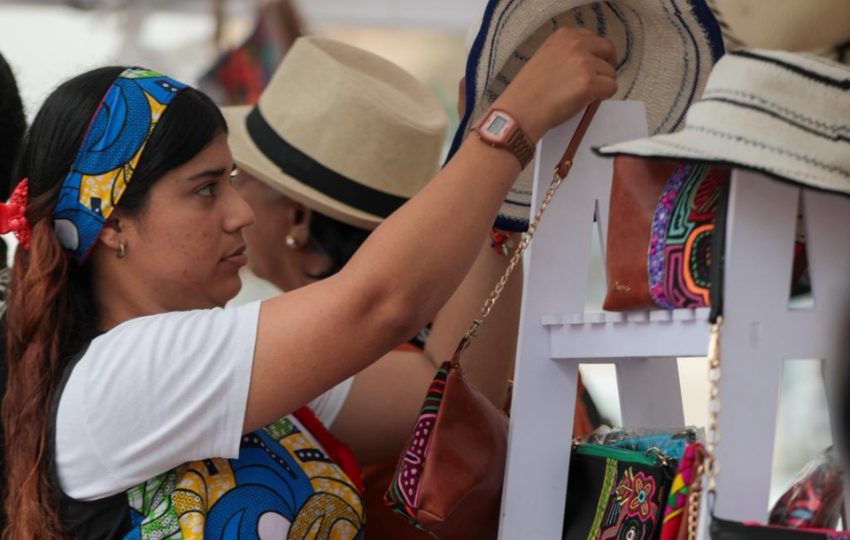 El mercadito incluye una programación inspirada en el Mes de la Etnia Negra. Foto: Cortesía