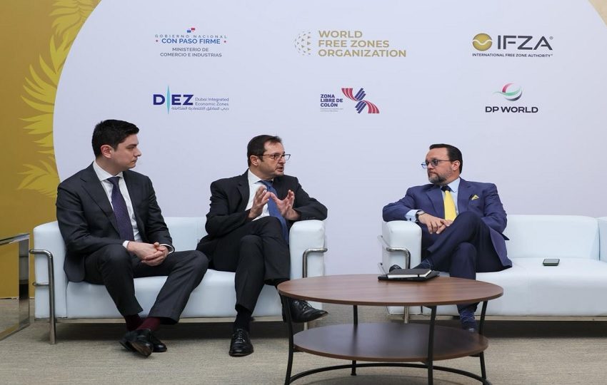 Panamá impulsa digitalización en licencias de zonas francas.