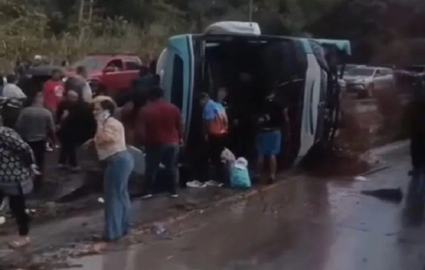 Las autoridades investigan las causas del accidente.