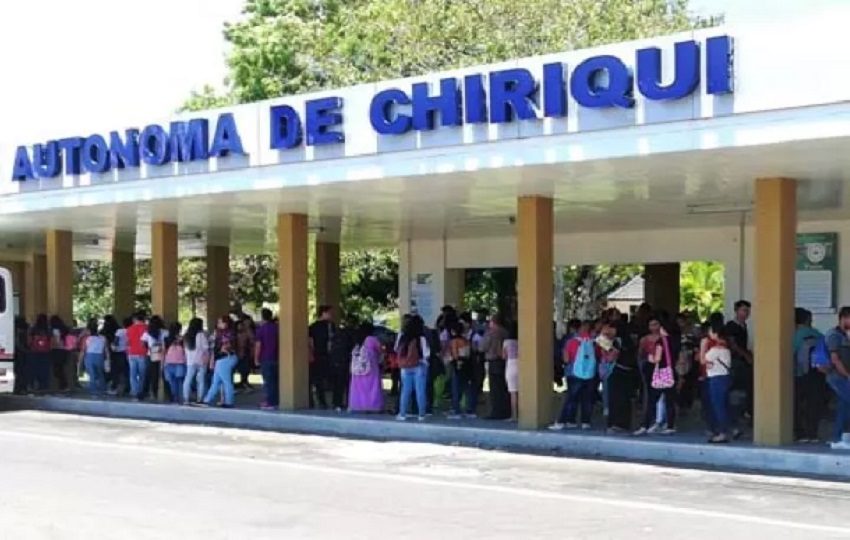 Los estudiantes están preocupados por lo que pasa en la universidad.