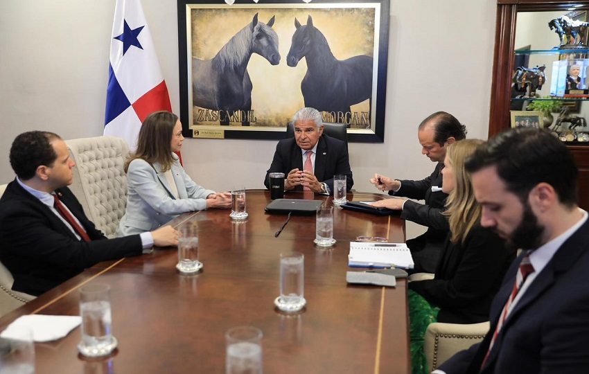 El presidente José Raúl Mulino junto a María Corina Machado. Foto: Cortesía