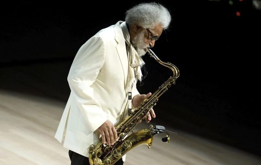 Sonny Rollins durante un concierto en Budapest, Hungría. Foto: EFE / Peter Kollanyi