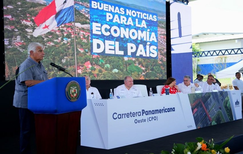 El presidente José Raúl Mulino y el ministro José Luis Andrade impulsan proyectos del MOP para mejorar la infraestructura nacional.