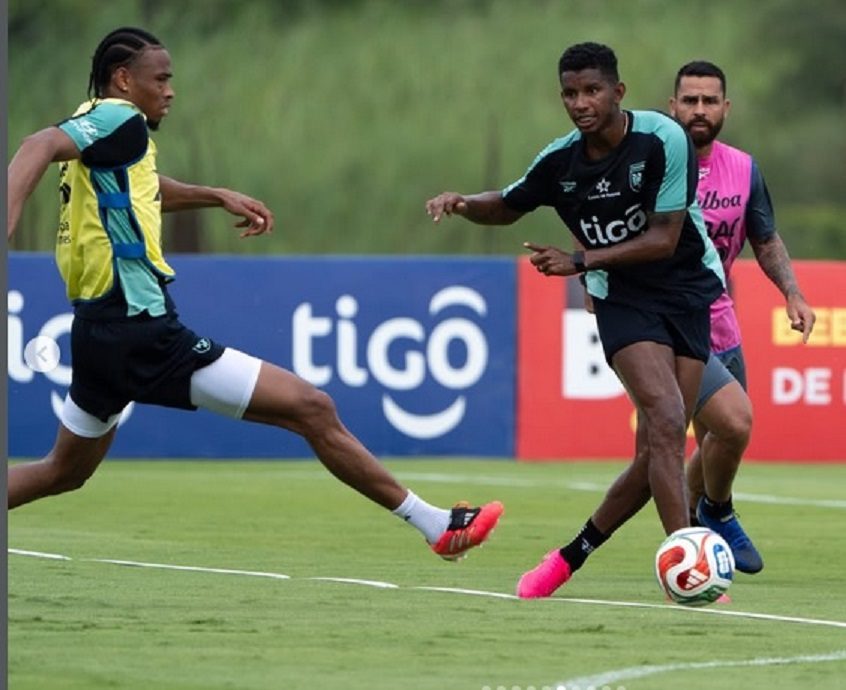 Edgardo Fariña (izq.) y Fidel Escobar en los entrenamientos con la selección. Foto: FPF