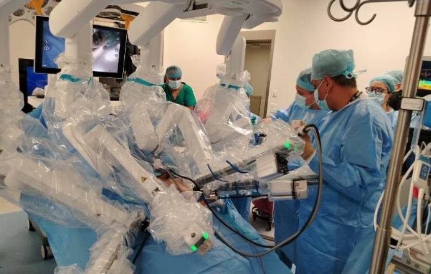Los robots tienen fuerza de brazo que oscila entre 100 y 150 kilos de fuerza.