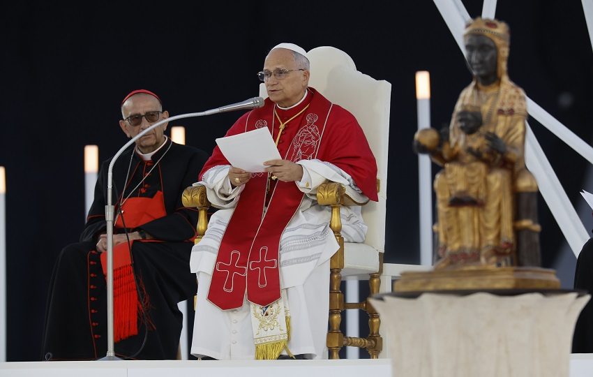 El papa alterna el catalán y el español en sus alocuciones públicas.