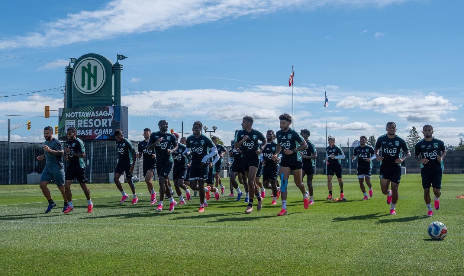 El equipo panameño entrenó a tiempo completo. Foto: FPF