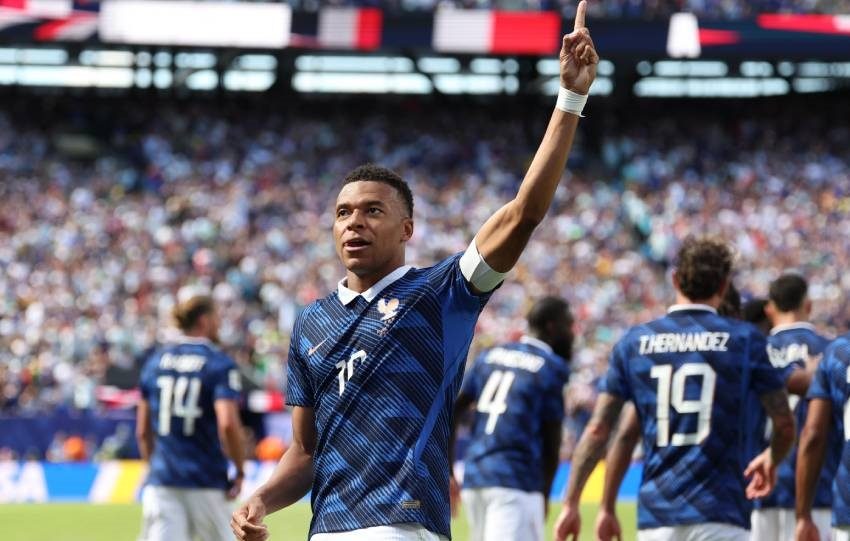 Mbappe castigó con doblete a Senegal. Foto EFE