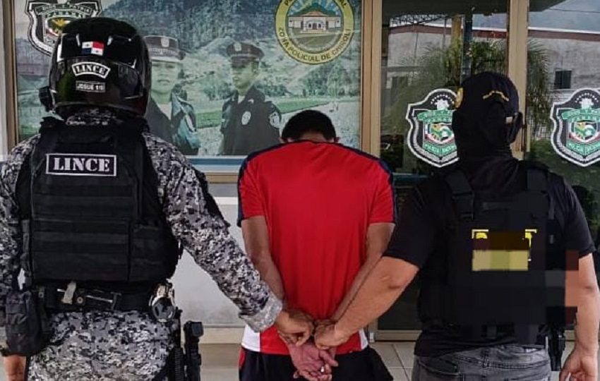 Hombre de 34 detenido y arma de fuego decomisada durante allanamiento en David. 