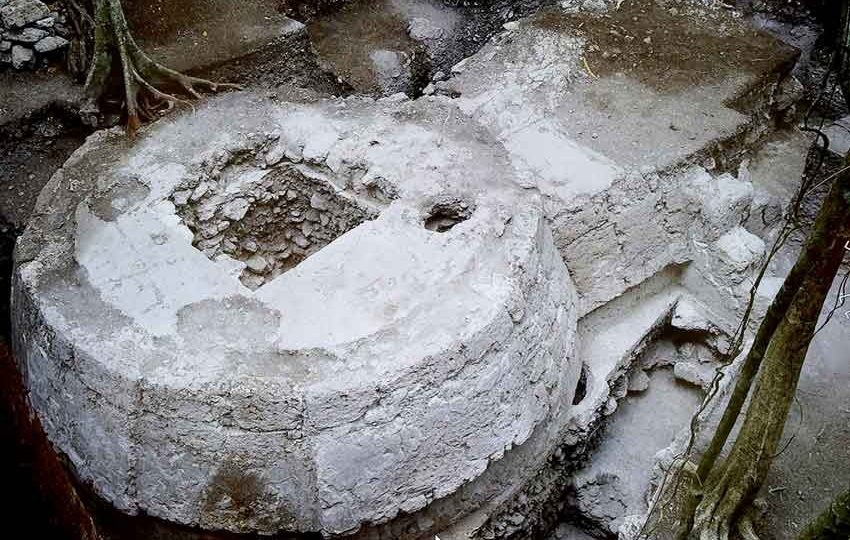 Imagen del hallazgo de una estructura ritual maya, en el sitio prehispánico El Tigre. Foto EFE