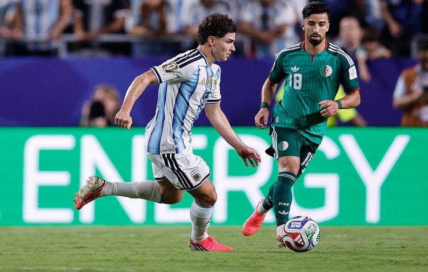 La selección de fútbol argelina cayó 3-0 ante Argentina. Foto: EFE