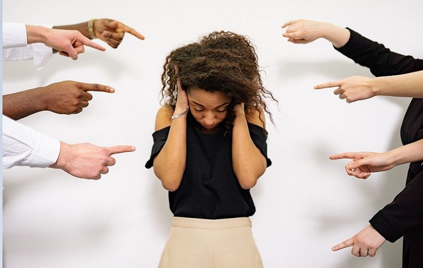 El 71% de ellos afirma haber sido víctima de discriminación en su empleo. Foto: Pexels