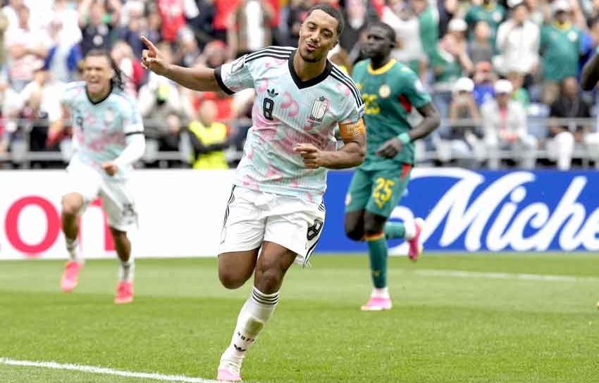 Youri Tielemans celebra después de marcar el gol de la victoria 3-2 de Bélgica sobre Senegal. EFE