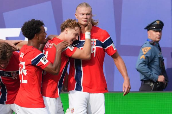 Erling Haaland de Noruega celebra un gol este domingo, en un partido por los octavos de final del Mundial de la FIFA 2026 entre Brasil . Foto. EFE