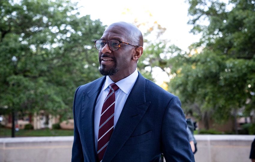 Andrew Gillum detenido por posesión de drogas.