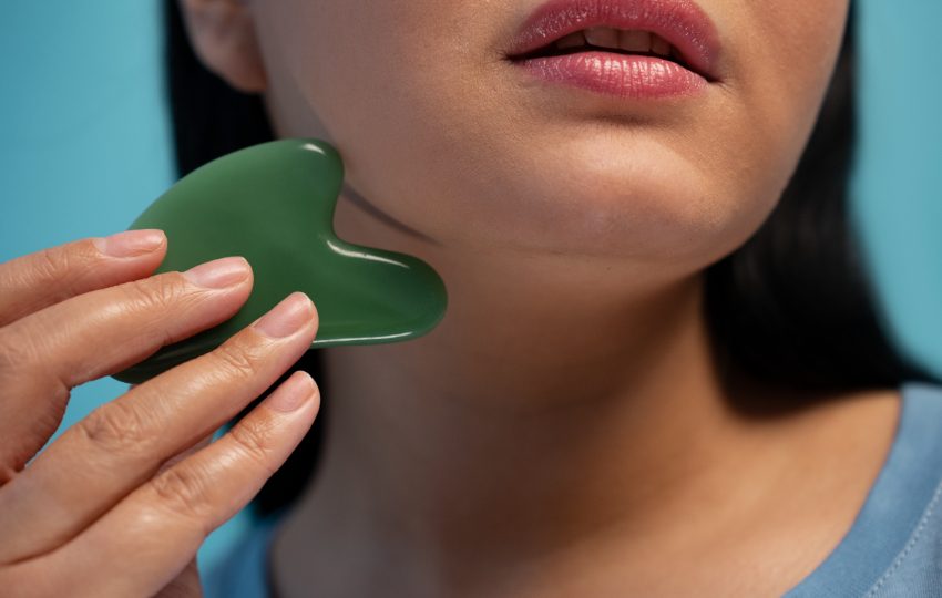 Gua Sha facial de piedra de jade. Foto: Ilustrativa / Freepik