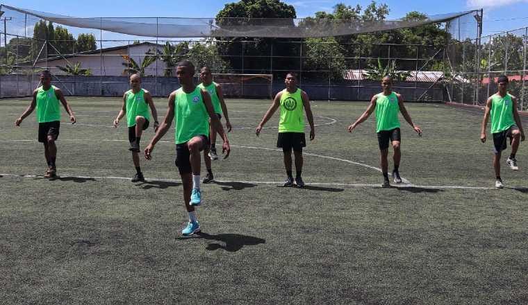 José Mena entrena en grupo. Foto: Cortesía.