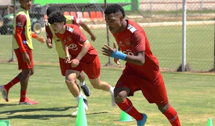 Jugadores de la Sub-20 en los entrenamientos en Pachuca. Foto: FPF