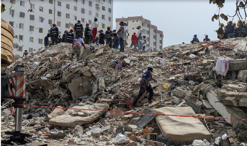 La destrucción todavía domina el panorama de La Guaira, después de un mes de los terremotos. Foto: Cortesía MSF