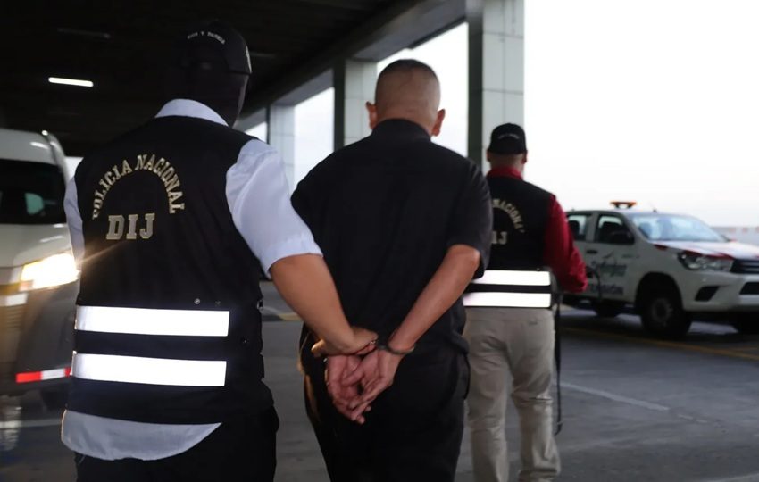El reclutador fue detenido esta semana en el aeropuerto de Tocumen. Foto: Cortesía