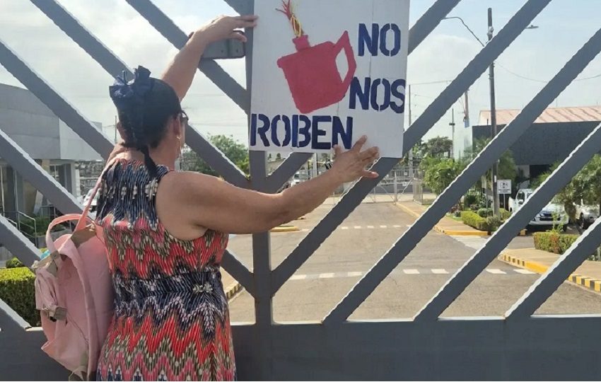 La empresa , se comprometió a elaborar un plan de acción dirigido a mejorar el servicio en esta zona y dar respuesta a corto y mediano plazo a las exigencias presentadas. Foto. Eric Montenegro