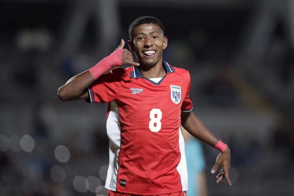  Carlos Rodríguez de Panamá celebra un gol ante Honduras.Foto: EFE