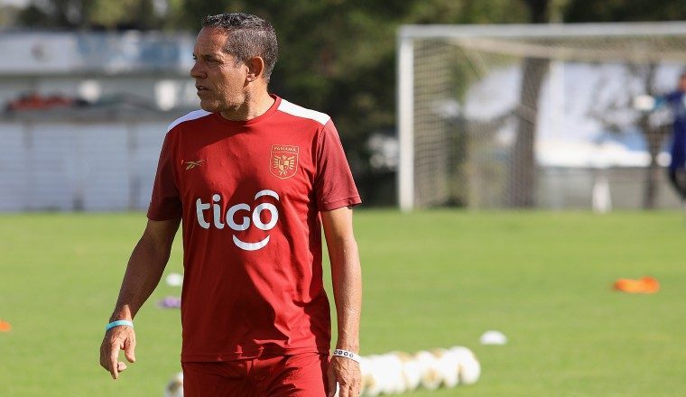 Mike Stump, técnico de la Sub-20. Foto: FPF