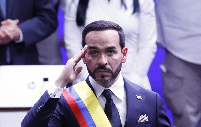 El acto ceremonial de de la Espriella tuvo lugar en Cali. Foto EFE