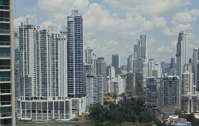 Los edificios altos fueron desalojados por precaución. Foto: Ilustrativa