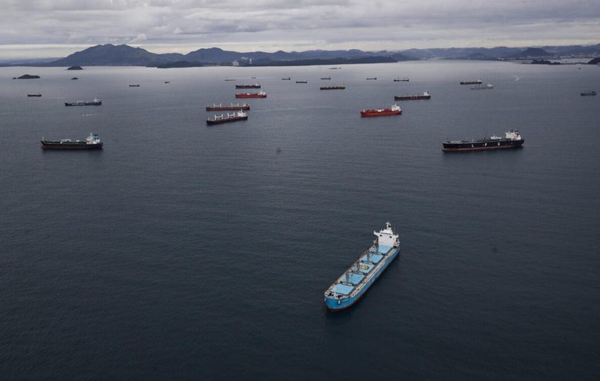 Dos disparos de la Armada estadounidense con misiles Hellfire contra el portacontenedores Vela Nova.