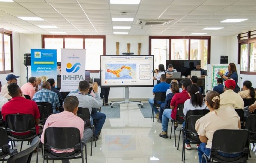 Durante la jornada, expertos y representantes institucionales evaluaron las proyecciones climáticas para la región y elaboraron dictámenes técnicos adecuados a la realidad local. Foto. Cortesía