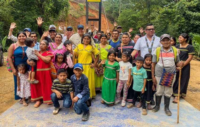 Familias de la Comarca Ngäbe-Buglé se benefician de las nuevas estructuras que mejoran la conectividad y facilitan el acceso seguro a sus comunidades.
