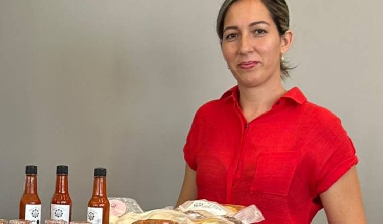 Daylis García y su Finca El Arca ofrecen una variedad de productos empacados al vacío a través de sus redes sociales. Foto: Cortesía
