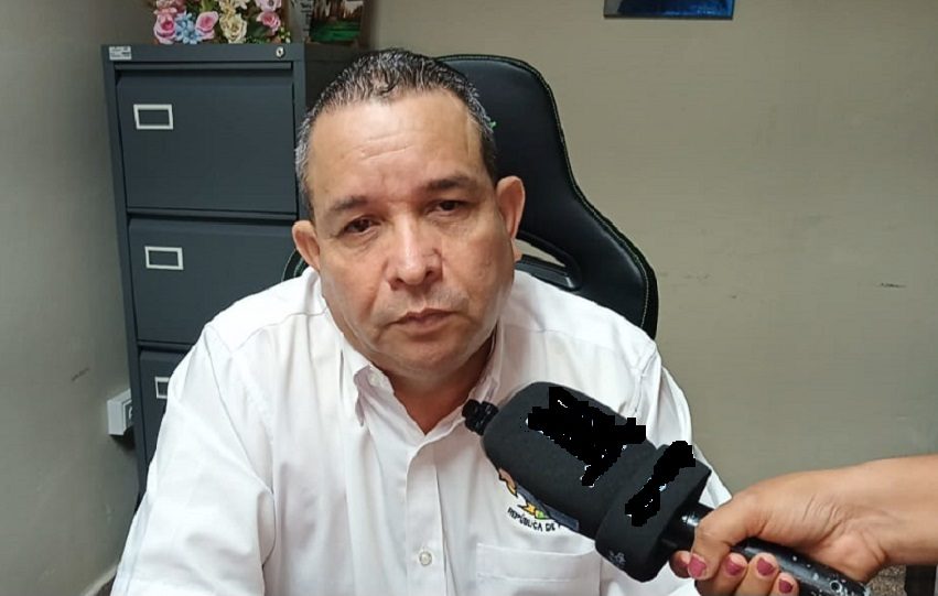 Luis Sánchez, secretario general de AEVE, señaló que el gremio busca establecer un acercamiento con las nuevas autoridades educativas para abordar los problemas que, a su juicio, siguen afectando al sistema. Foto. Melquíades Vásqquez