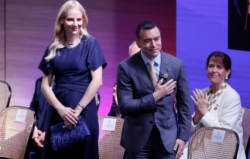 El presidente de Ecuador, Daniel Noboa (d), y la primera dama, Ángela Lavinia Valbonesi Acosta. Foto: EFE