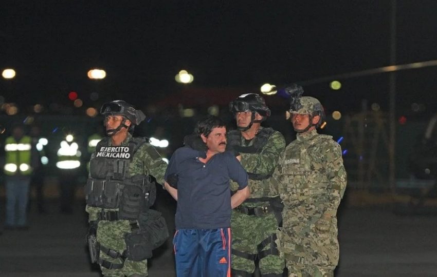 El narcotraficante Joaquín El Chapo Guzmán tras su recaptura, en Ciudad de México. (México). Foto: EFE / Mario Guzmán