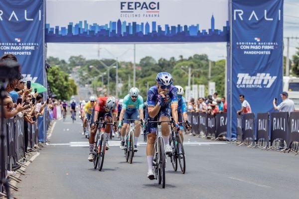 El serbio Dušan Rajović gana la  última etapa en Azuero. Foto: Fepaci  