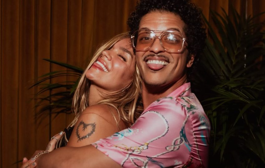 Karol G y Bruno Mars. Foto: Instagram / @karolg
