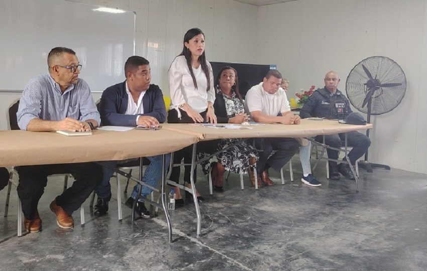 Hermógenes Arguelles, jefe de la Tercera Zona Policial de Colón, confirmó que se ha reforzado la vigilancia en el recinto asistencial. Foto. Diómedes Sánchez