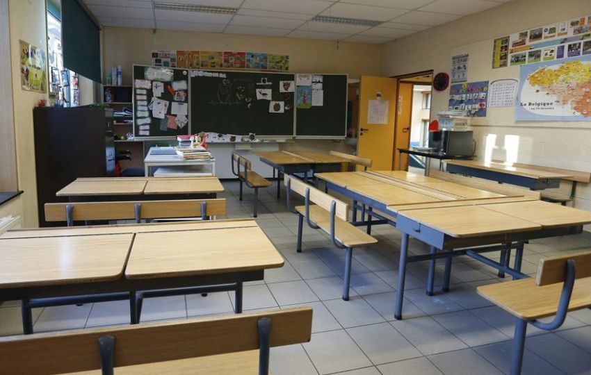 Un aula vacía en un colegio de Bruselas (Bélgica). Foto: EFE