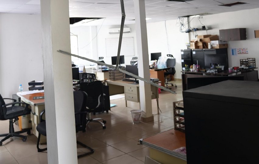 El Ministerio Público y la Dirección de Investigación Judicial (DIJ) se encuentran en su fase inicial de recolección de indicios y peritajes técnicos. Foto. Eric Montenegro