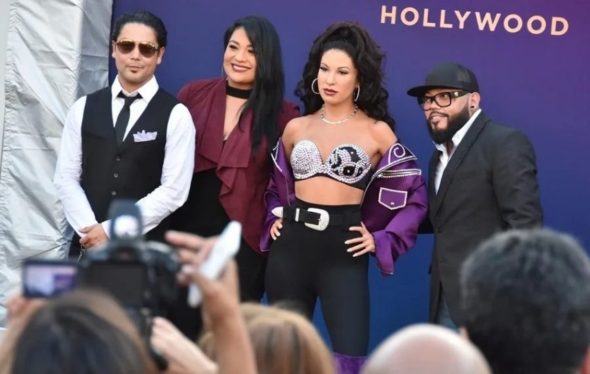 Chris Pérez (i), viudo de Selena y los hermanos Suzette (2-i) y Abraham 'A.B.' Quintanilla (d). Foto: EFE / Iván Mejía