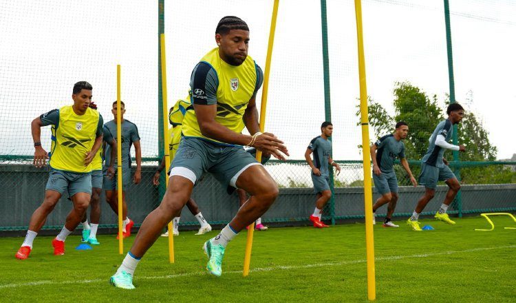 Carlos Harvey durante los entrenamientos del seleccionado panameño. Foto:FPF