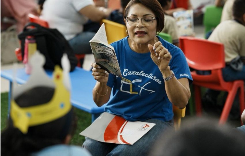 Durante estos ocho años la comunidad ha leído 96 libros. Foto: Cortesía