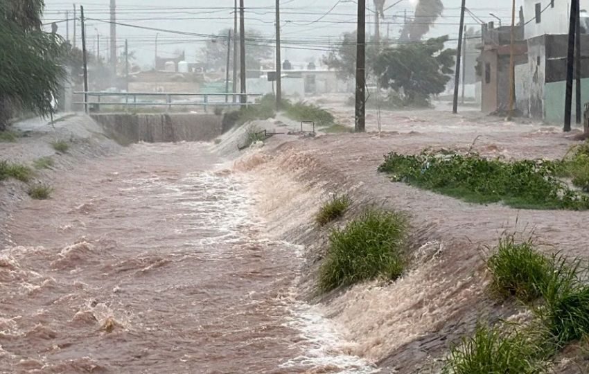 El fenómeno El Niño deja graves inundaciones y severas sequías. Foto: EFE