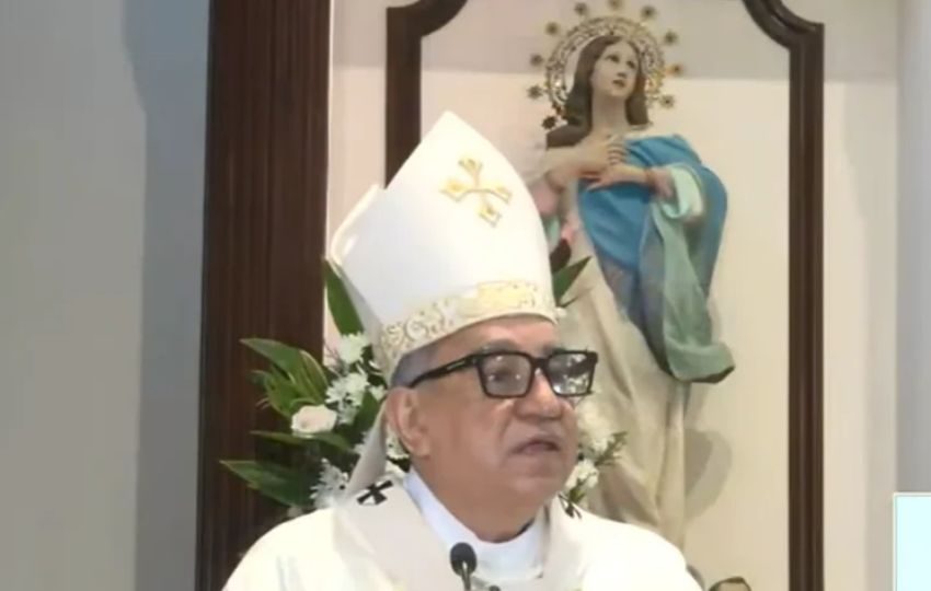 El arzobispo de Panamá, José Domingo Ulloa.