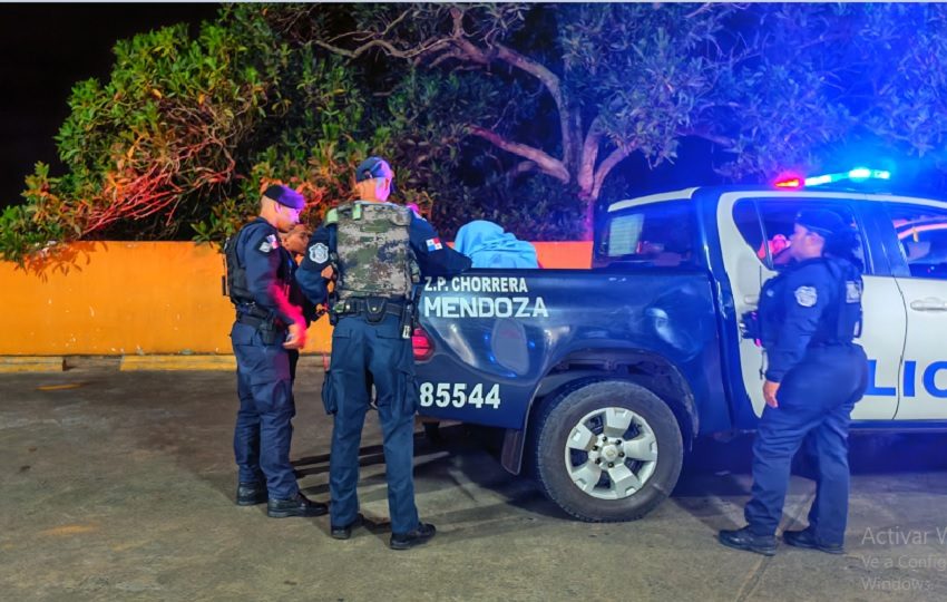 En este mismo hecho violento resultó herido de bala uno de los presuntos asaltantes, quien también fue llevado al Hospital Nicolás A. Solano para recibir atención médica bajo custodia. Foto. Eric Montenegto