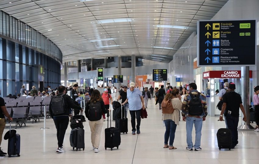El aeropuerto mantiene un protocolo especial tras el sismo.